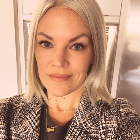 Meet your Posher, Amber - Picture 1 of 1